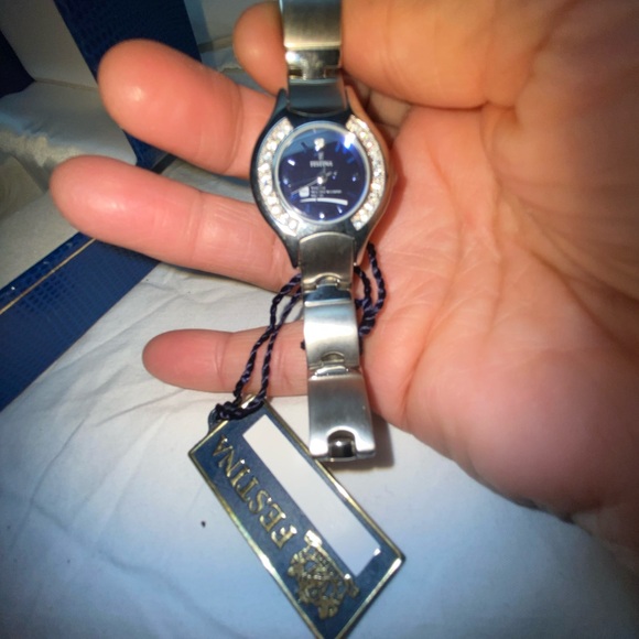 Women\'s Silver Watch with Blue Dial